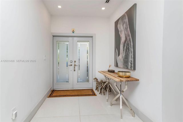 301 E Shore Dr E 301, Miami, FL 33133