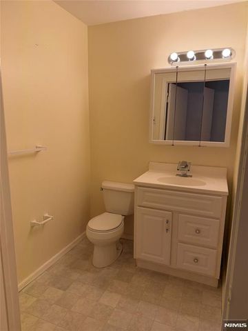 142 Maple Street 142, Teaneck, NJ 07666