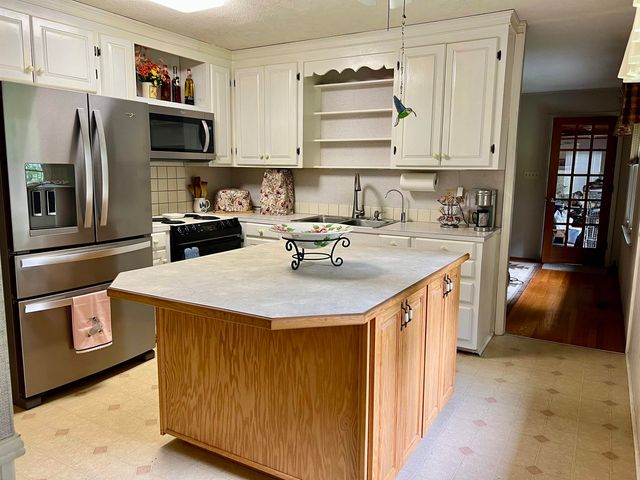 1524 Corinth Rd, Gaffney, SC 29340