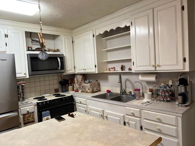 1524 Corinth Rd, Gaffney, SC 29340