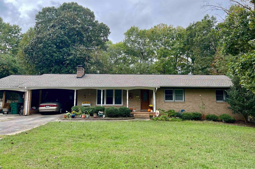 1524 Corinth Rd, Gaffney, SC 29340