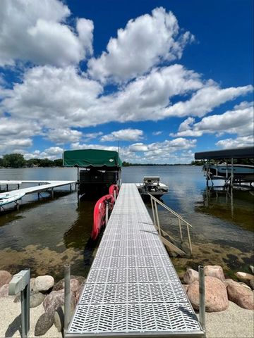 225 Edgewater Drive, Crystal Lake, IL 60014