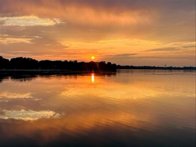 225 Edgewater Drive, Crystal Lake, IL 60014