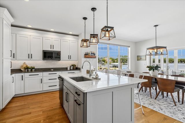 225 Edgewater Drive, Crystal Lake, IL 60014