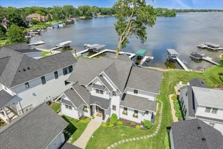 225 Edgewater Drive, Crystal Lake, IL 60014