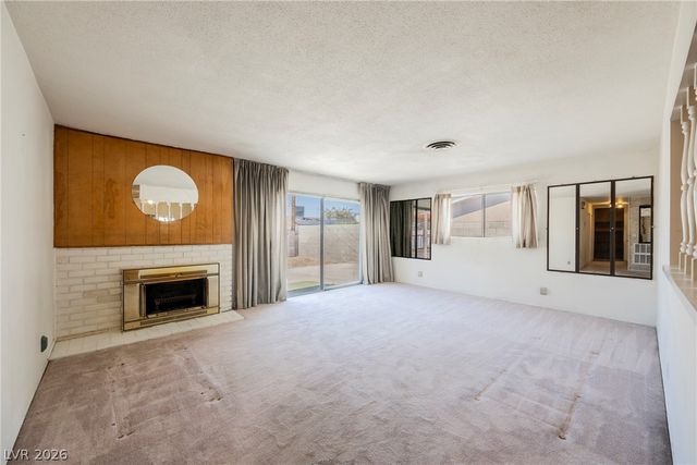 5820 Carmen Boulevard, Las Vegas, NV 89108