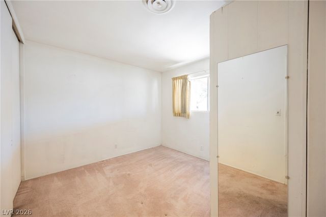 5820 Carmen Boulevard, Las Vegas, NV 89108