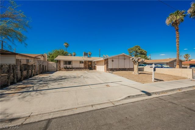 5820 Carmen Boulevard, Las Vegas, NV 89108