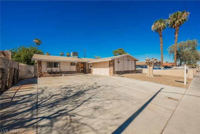 5820 Carmen Boulevard, Las Vegas, NV 89108