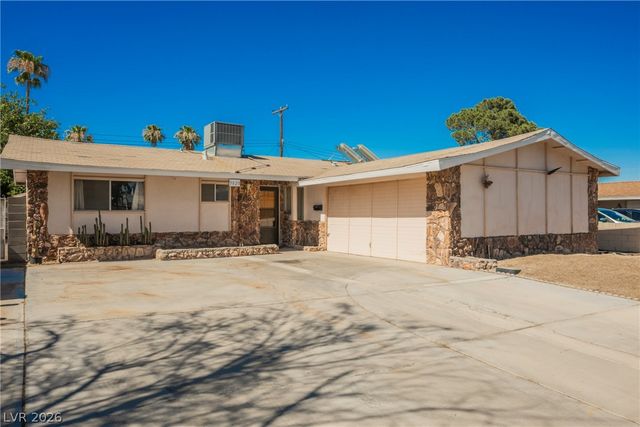 5820 Carmen Boulevard, Las Vegas, NV 89108