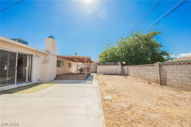 5820 Carmen Boulevard, Las Vegas, NV 89108