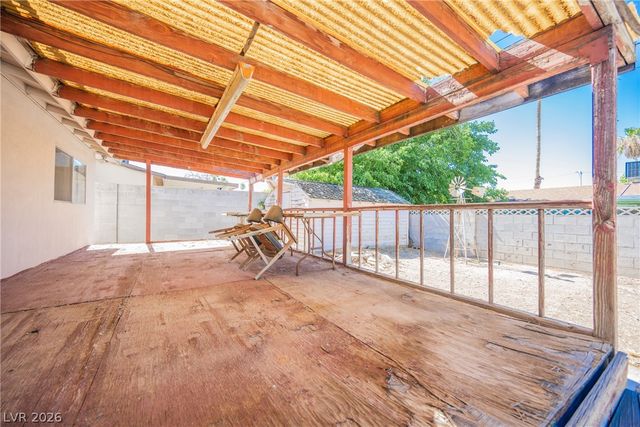 5820 Carmen Boulevard, Las Vegas, NV 89108