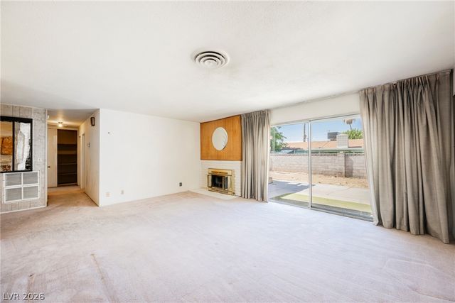 5820 Carmen Boulevard, Las Vegas, NV 89108