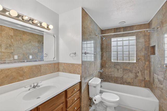 1716 Chip N Dale Drive, Arlington, TX 76012