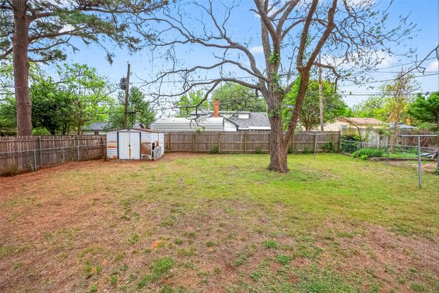 1716 Chip N Dale Drive, Arlington, TX 76012