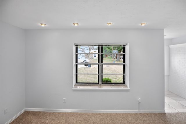 1716 Chip N Dale Drive, Arlington, TX 76012