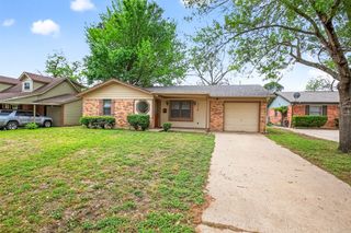 1716 Chip N Dale Drive, Arlington, TX 76012