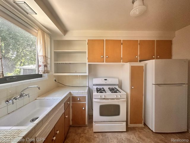 11157 Stockwell Street, Detroit, MI 48224