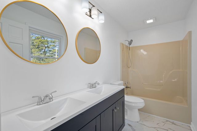 83 E Circle Drive, Rossville, GA 30741