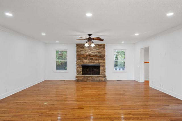 83 E Circle Drive, Rossville, GA 30741