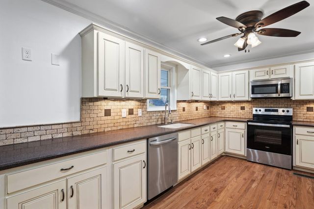 83 E Circle Drive, Rossville, GA 30741