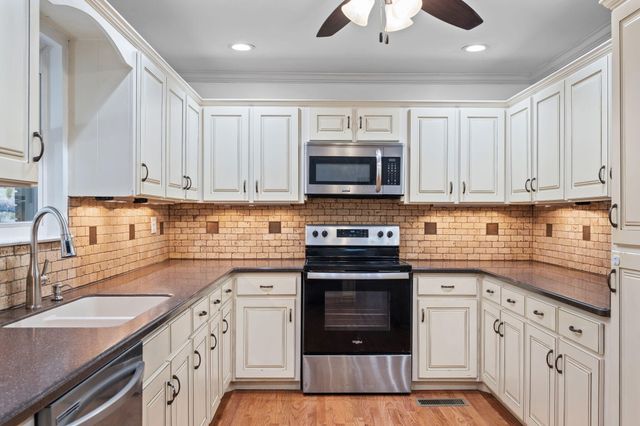 83 E Circle Drive, Rossville, GA 30741