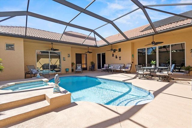 814 SW Saint Julien Court, Port St. Lucie, Port St Lucie, FL 34986