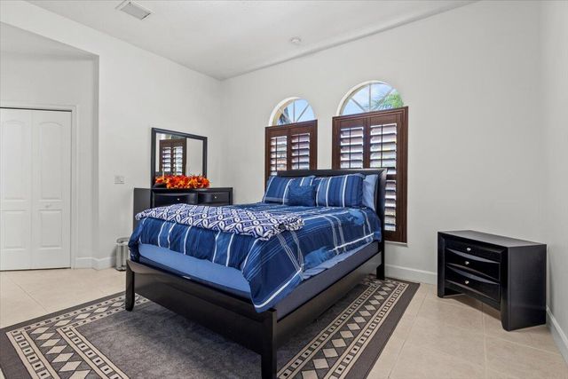 814 SW Saint Julien Court, Port St. Lucie, Port St Lucie, FL 34986