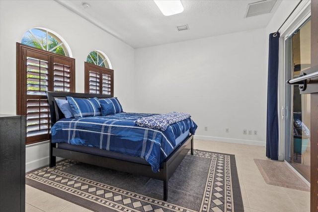 814 SW Saint Julien Court, Port St. Lucie, Port St Lucie, FL 34986