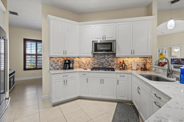 814 SW Saint Julien Court, Port St. Lucie, Port St Lucie, FL 34986