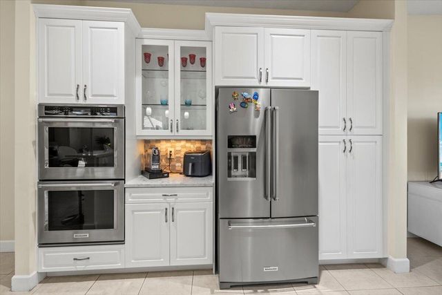 814 SW Saint Julien Court, Port St. Lucie, Port St Lucie, FL 34986