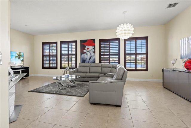 814 SW Saint Julien Court, Port St. Lucie, Port St Lucie, FL 34986