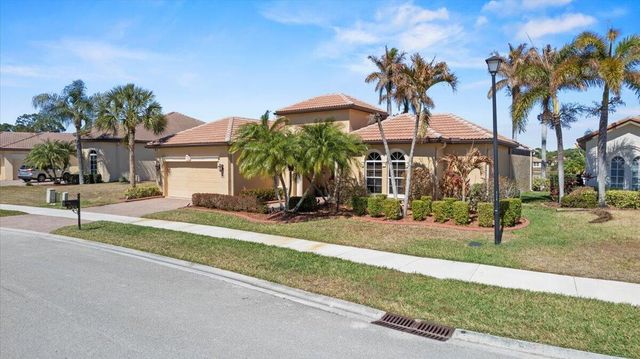 814 SW Saint Julien Court, Port St. Lucie, Port St Lucie, FL 34986