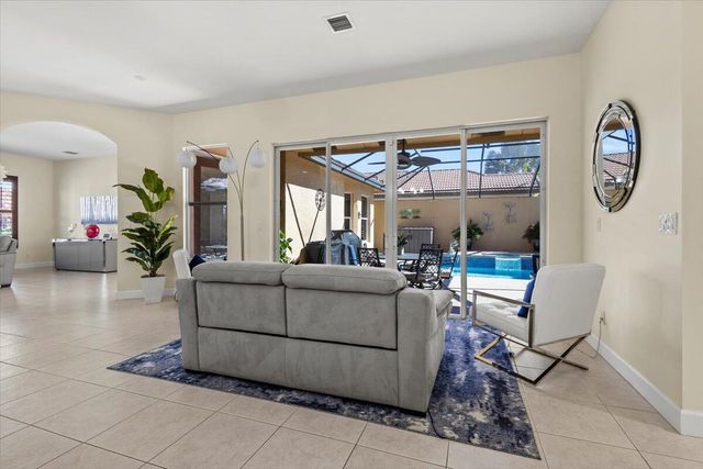 814 SW Saint Julien Court, Port St. Lucie, Port St Lucie, FL 34986