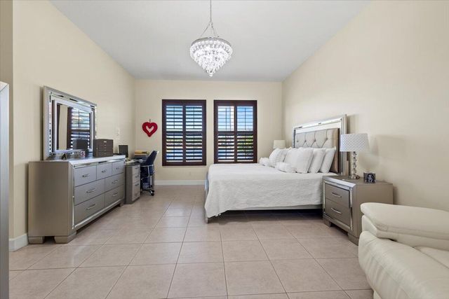 814 SW Saint Julien Court, Port St. Lucie, Port St Lucie, FL 34986