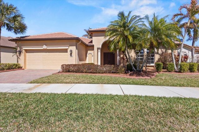 814 SW Saint Julien Court, Port St. Lucie, Port St Lucie, FL 34986