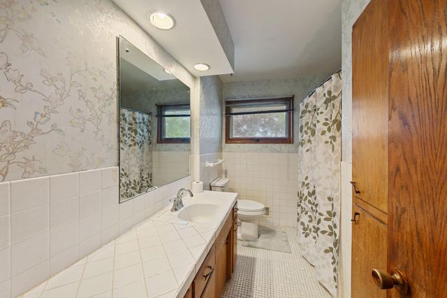 1422 Kent Street, Saint Paul, MN 55117