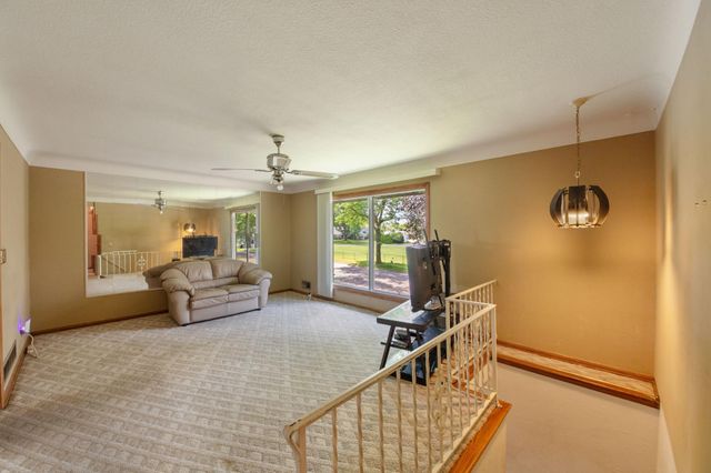 1422 Kent Street, Saint Paul, MN 55117