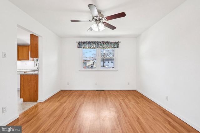 101 LEEDS RD, Mount Laurel, NJ 08054