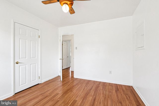 101 LEEDS RD, Mount Laurel, NJ 08054