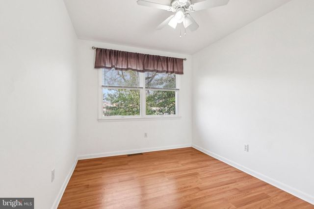 101 LEEDS RD, Mount Laurel, NJ 08054