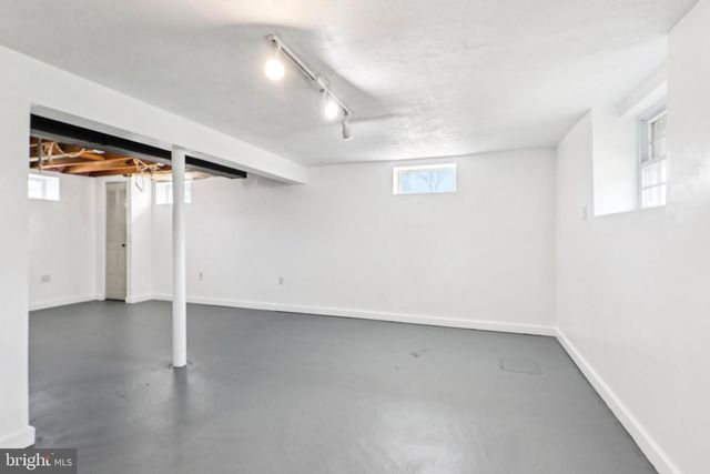 101 LEEDS RD, Mount Laurel, NJ 08054