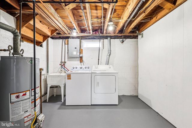 101 LEEDS RD, Mount Laurel, NJ 08054