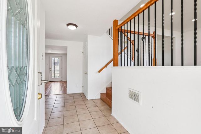 101 LEEDS RD, Mount Laurel, NJ 08054