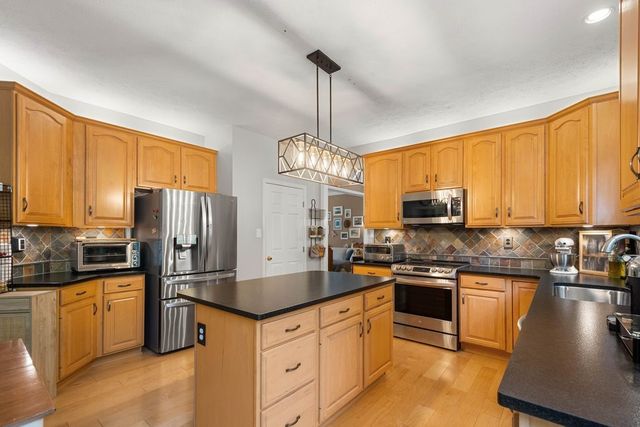 108 Creekwood Dr, Peters Twp, PA 15367