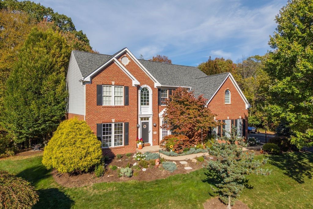 108 Creekwood Dr, Peters Twp, PA 15367