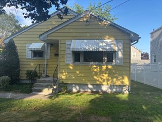 86 Woodcrest Avenue, Stratford, CT 06614