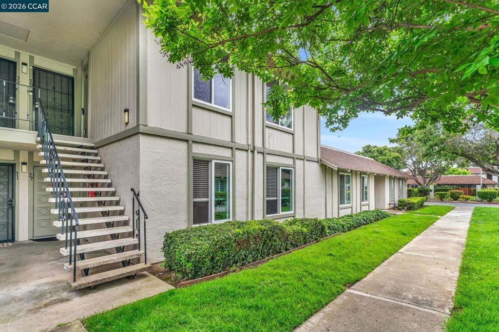 Image 1 of property listing at 825 Oak Grove Rd 30, Concord, CA 94518