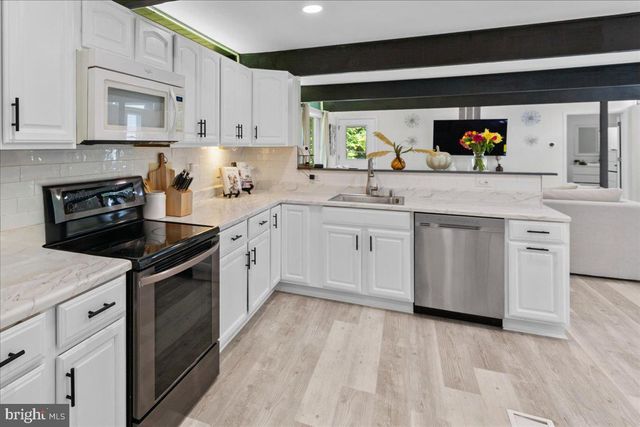 7200 RIDGEWAY DR, Manassas, VA 20112