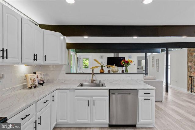 7200 RIDGEWAY DR, Manassas, VA 20112